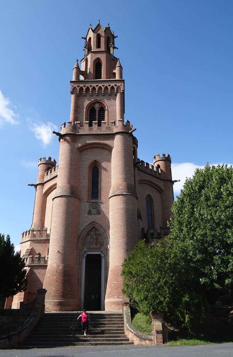 Facade of Notre Dame de la Dereche - Alexis Dillon | PHOTOGRAPHER