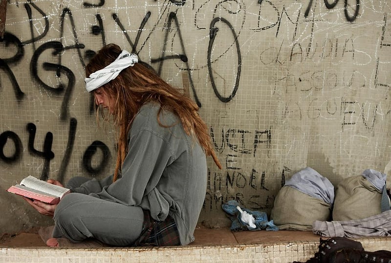 Dengue Mag O Cabra - Bebel Moraes