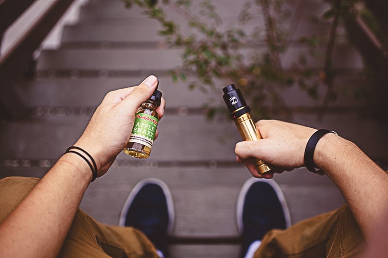 Vape Lifestyle - Benjamin Young Vape Lifestyle - Benjamin Young
