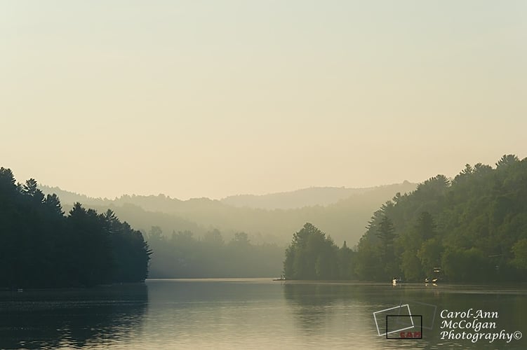 115 - Montaignes brumeuse à Wakefield / Wakefield Gatineau Misty Mountains - www.camphoto.ca