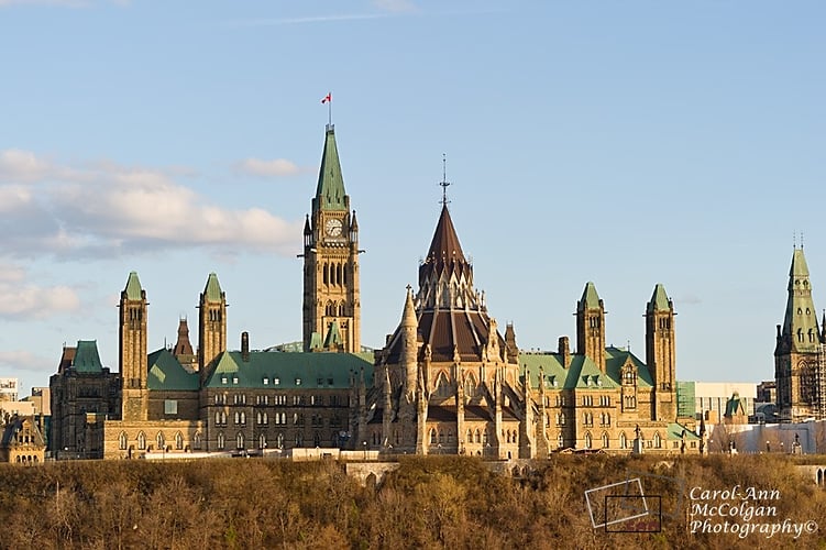 144 - La Colline du Parlement / Parliament Hill - www.camphoto.ca