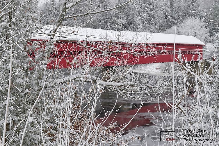 150 - Pont couvert de Wakefield / Wakefield Covered Bridge - www.camphoto.ca