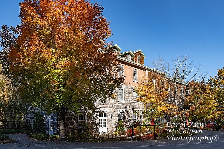 272 - Moulin de Wakefield en automne / Wakefield Mill in Fall - www.camphoto.ca