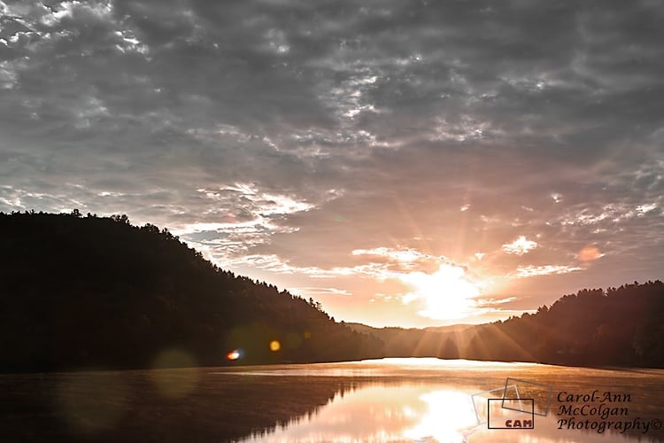 84 - Lever du soleil sur la rivière / River Sunrise - www.camphoto.ca