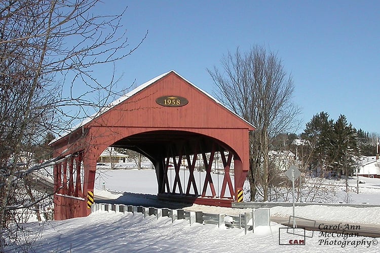 89 - Pont du lac Philippe / Lac Philippe Bridge - www.camphoto.ca