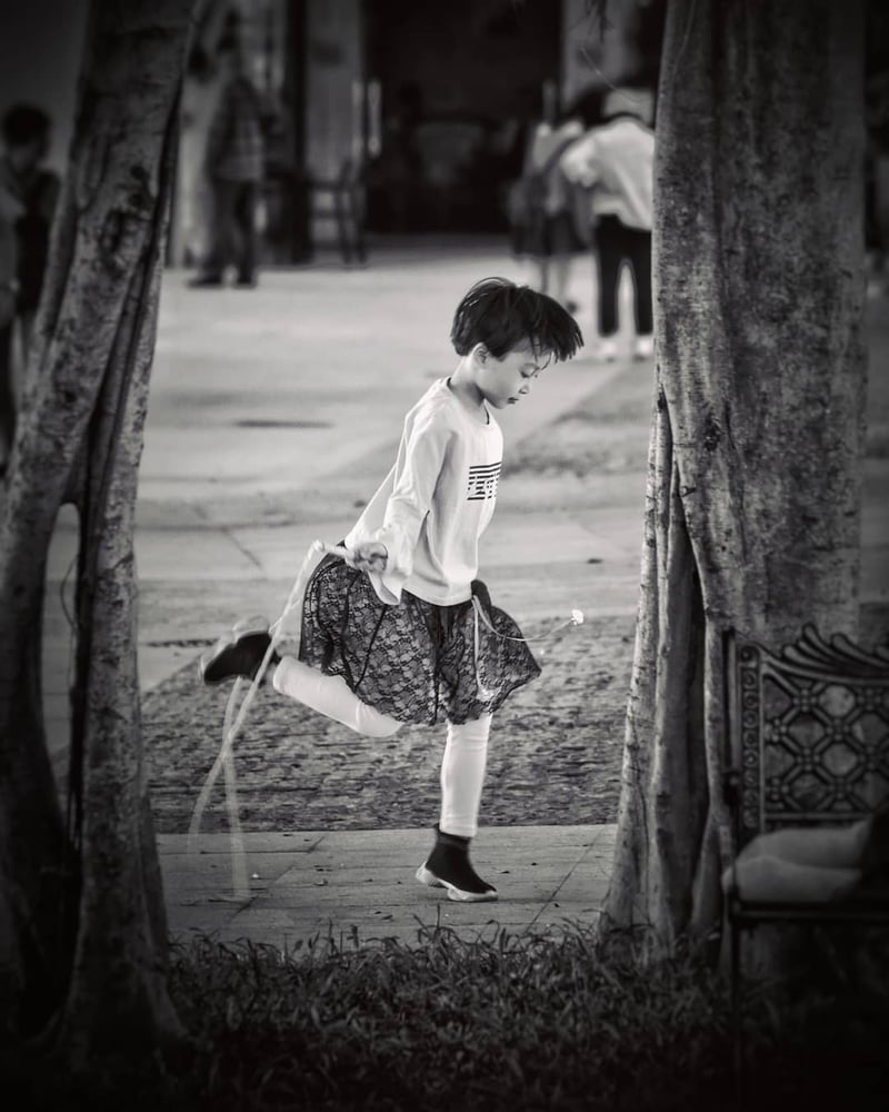 Skipping - Francis Peppett Photography