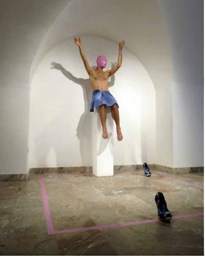 Benoit Izard Bizard 2012 - GuestRoomMaribor