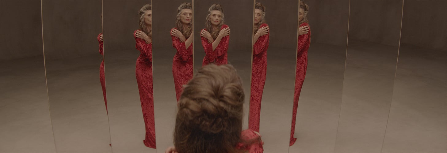 Empire Medium Length Art Film - JAVIER CORTÉS