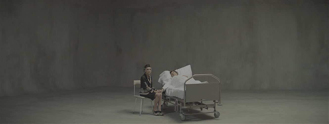 Empire Medium Length Art Film - JAVIER CORTÉS