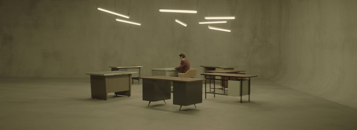 Empire Medium Length Art Film - JAVIER CORTÉS