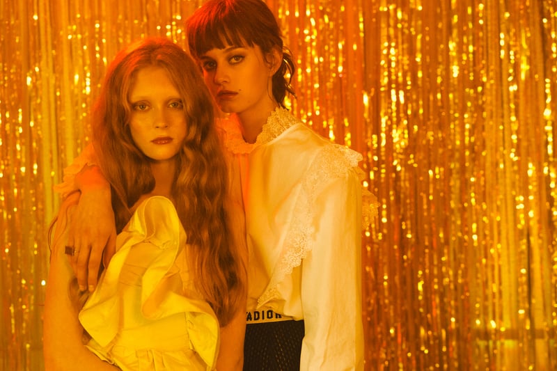 Vogue Meet The Swinton Sisters - JAVIER CORTÉS