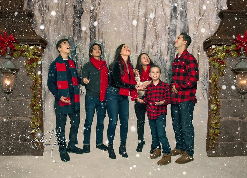 Holiday Galleries - Portrait Artistry by Linda Marie | Newborn, Children & Family Photography
