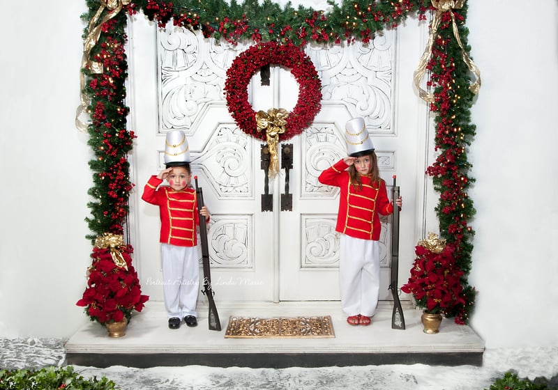 Holiday Galleries - Portrait Artistry by Linda Marie | Newborn, Children & Family Photography